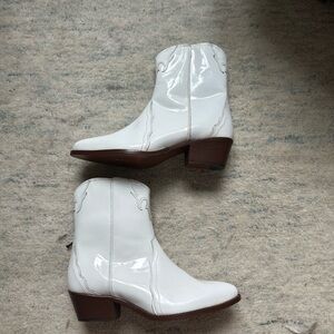 LIKENEW Free People New Frontier White Patent Leather Western Cowboy Boot 38 7.5